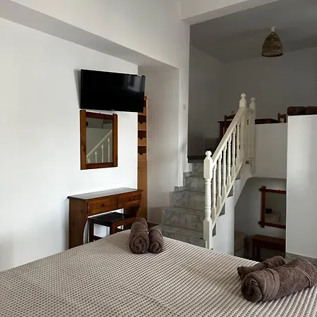 Perseas Aparthotel