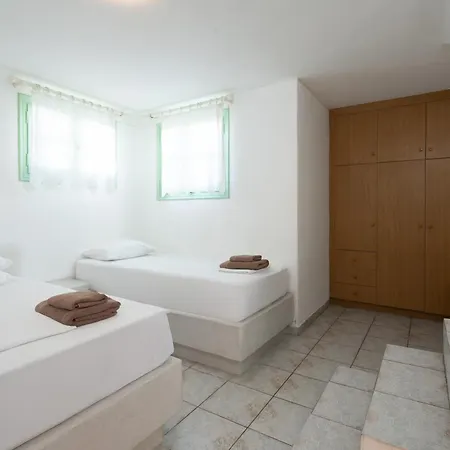 アパートホテル Perseas 3*