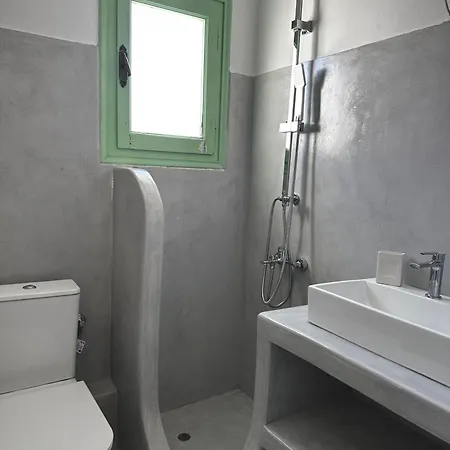 מלון דירות Perseas 3*