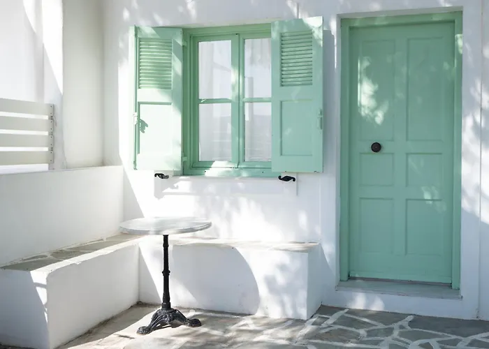 Perseas Aparthotel 3*